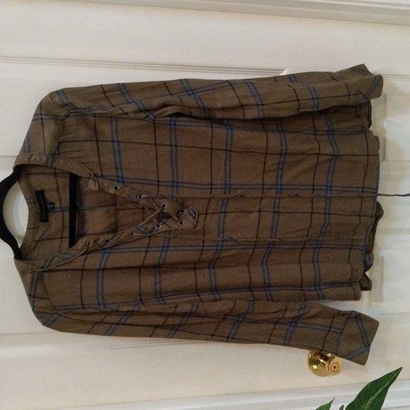 Sanctuary Women's Olive Green Plaid Lace Front Top Size Medium - Picture 4 of 8